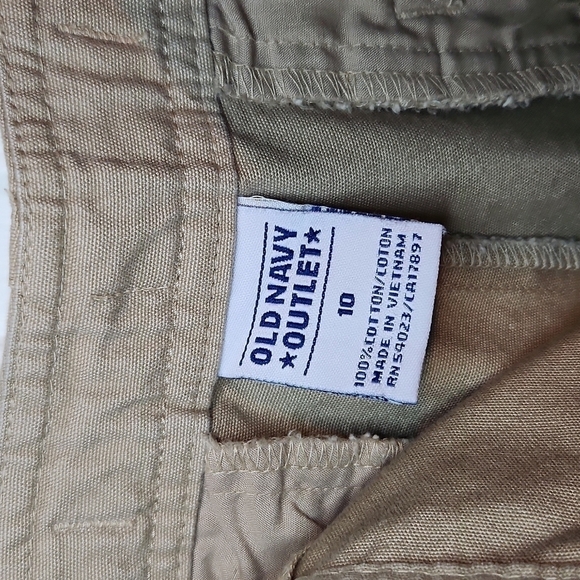 Old Navy Outlet Cotton Shorts - Picture 3 of 3